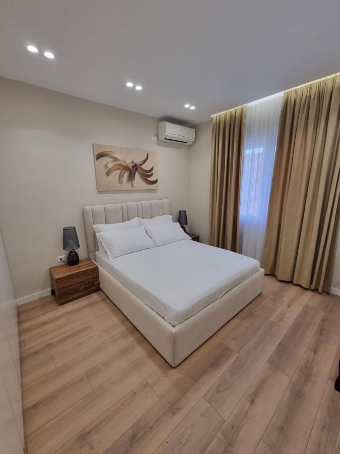 Arkle Apartment 1 Tirana Buitenkant foto