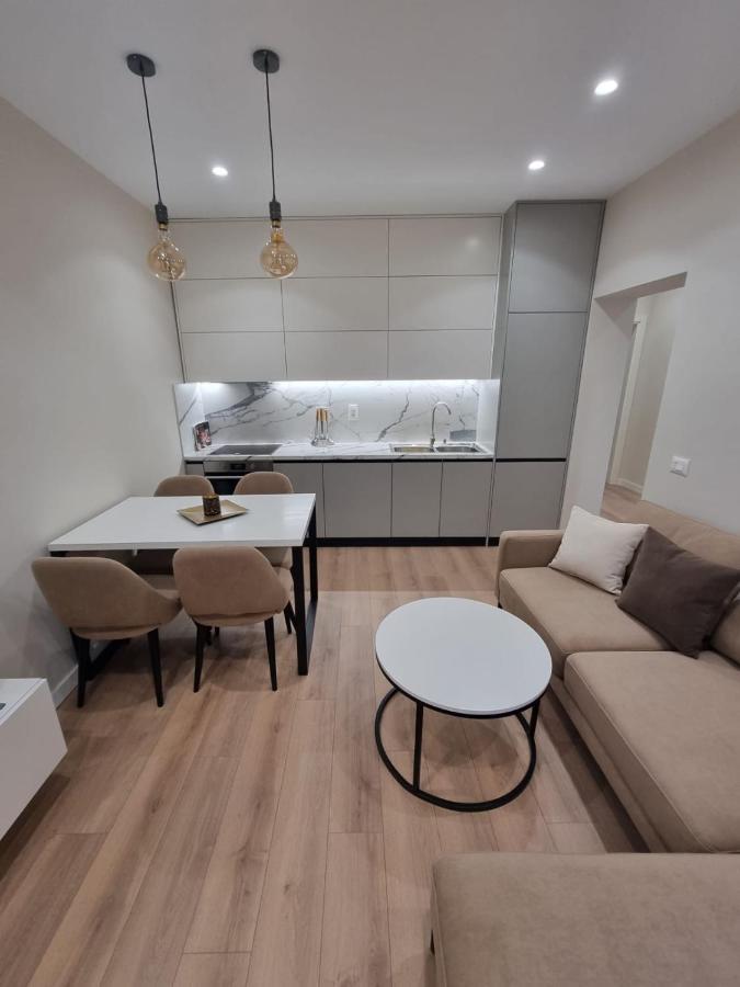 Arkle Apartment 1 Tirana Buitenkant foto