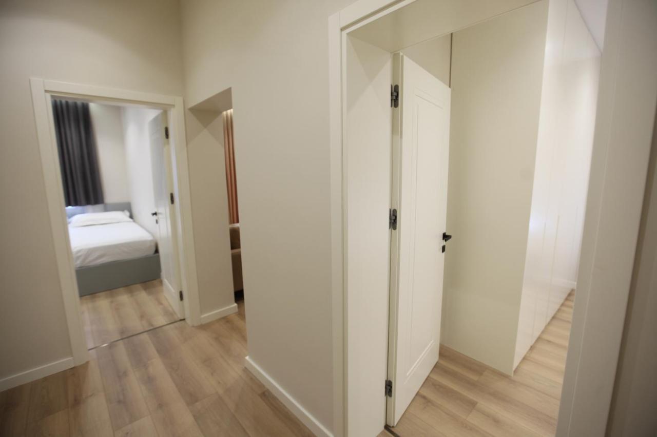 Arkle Apartment 1 Tirana Buitenkant foto
