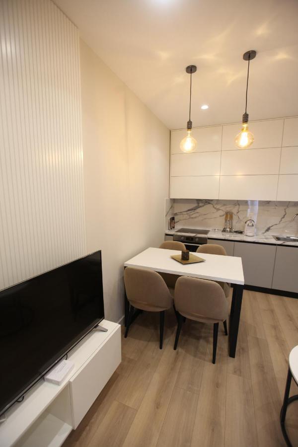 Arkle Apartment 1 Tirana Buitenkant foto