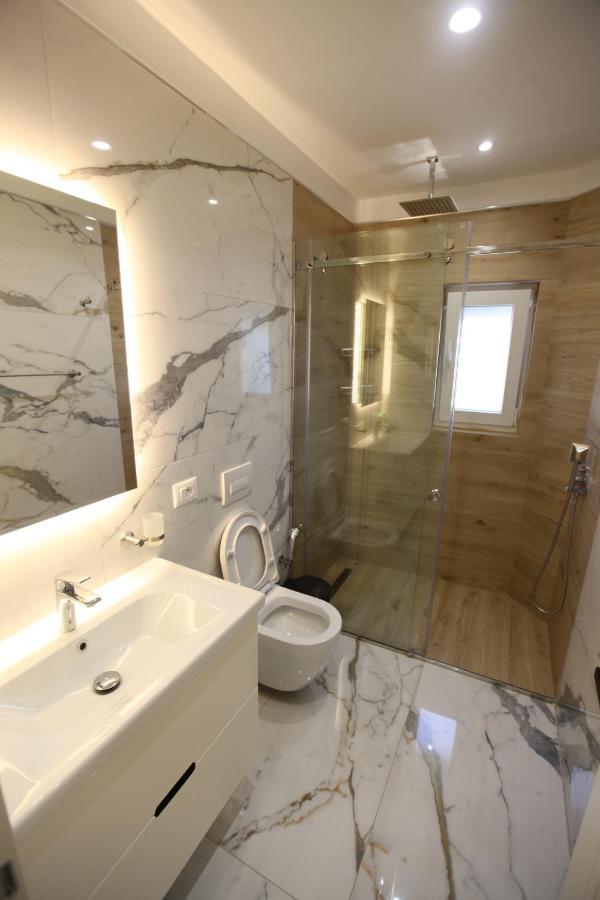 Arkle Apartment 1 Tirana Buitenkant foto