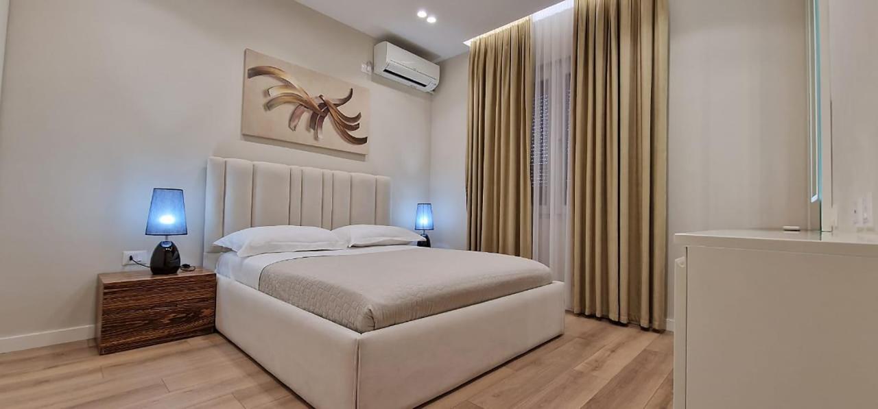 Arkle Apartment 1 Tirana Buitenkant foto