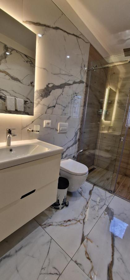 Arkle Apartment 1 Tirana Buitenkant foto